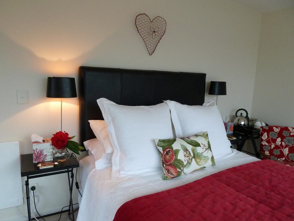 L'Abri Bed And Breakfast Akaroa Room photo