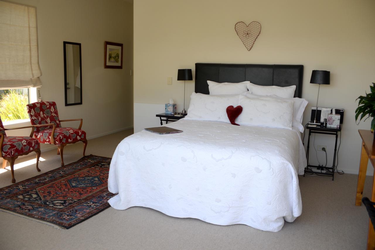 L'Abri Bed And Breakfast Akaroa Exterior photo